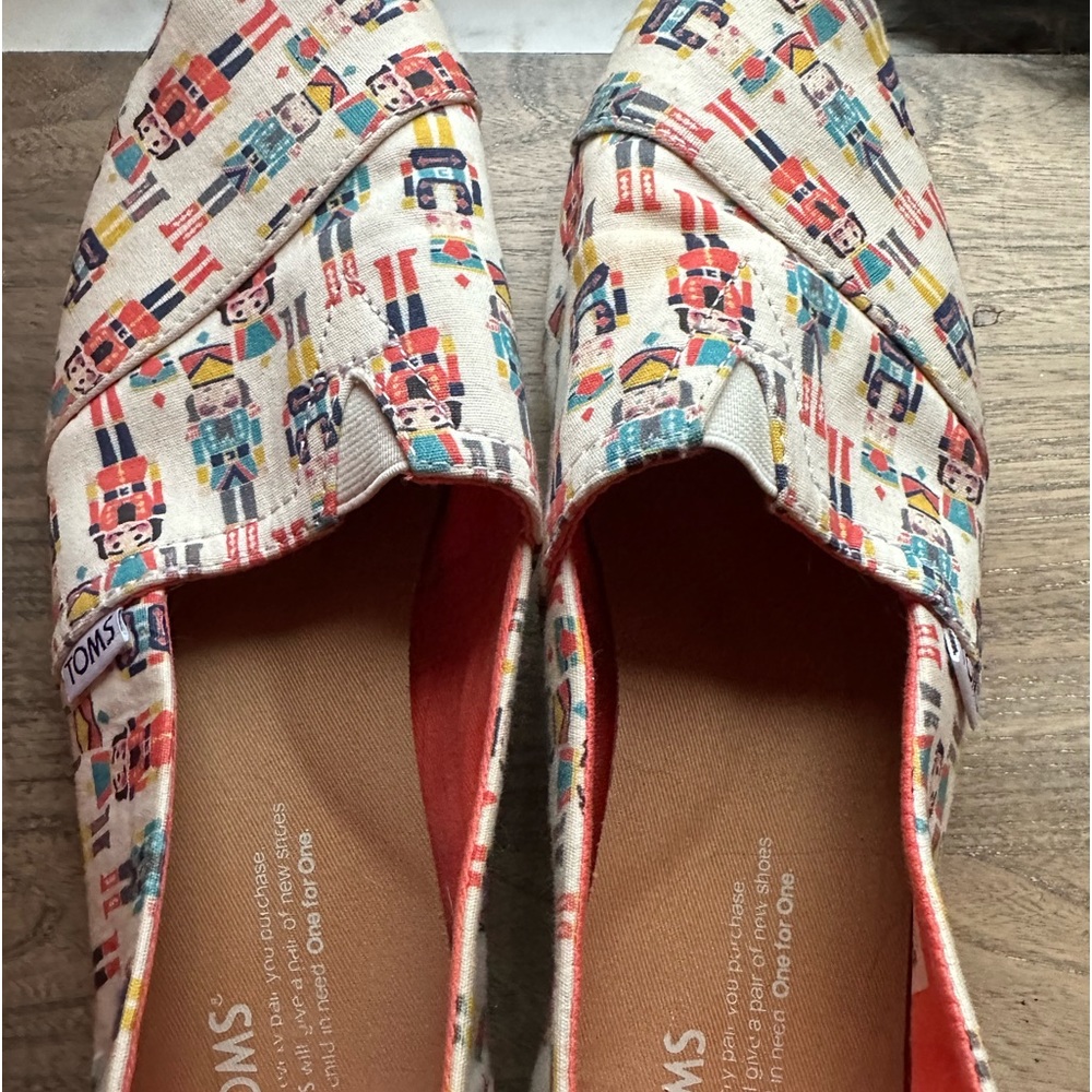 Tom’s nutcracker flats sz 8.5 great holiday shoes